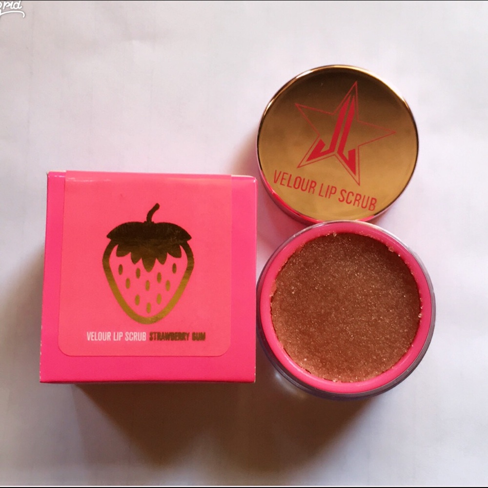 Jeffree star Velour lip scrub in strawberry 🍓 Gum